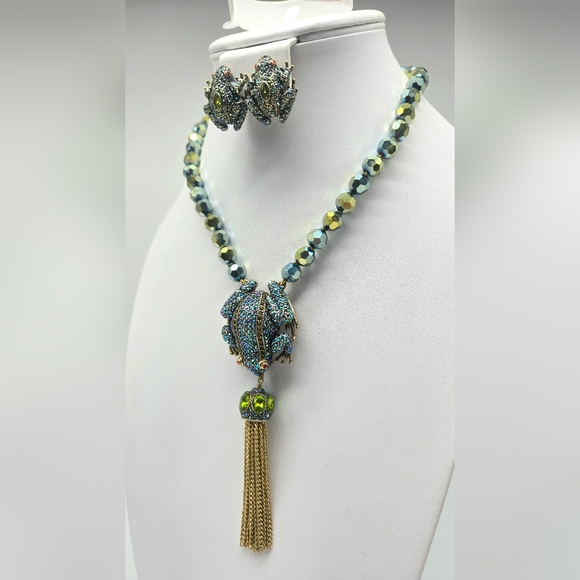 Heidi Daus Frog Necklace + Earrings w/ Black Aurora Borealis Swarovski Crystals - Picture 8 of 12